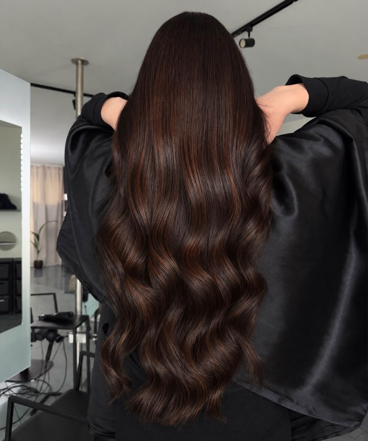 Brunette Gloss · Styling
